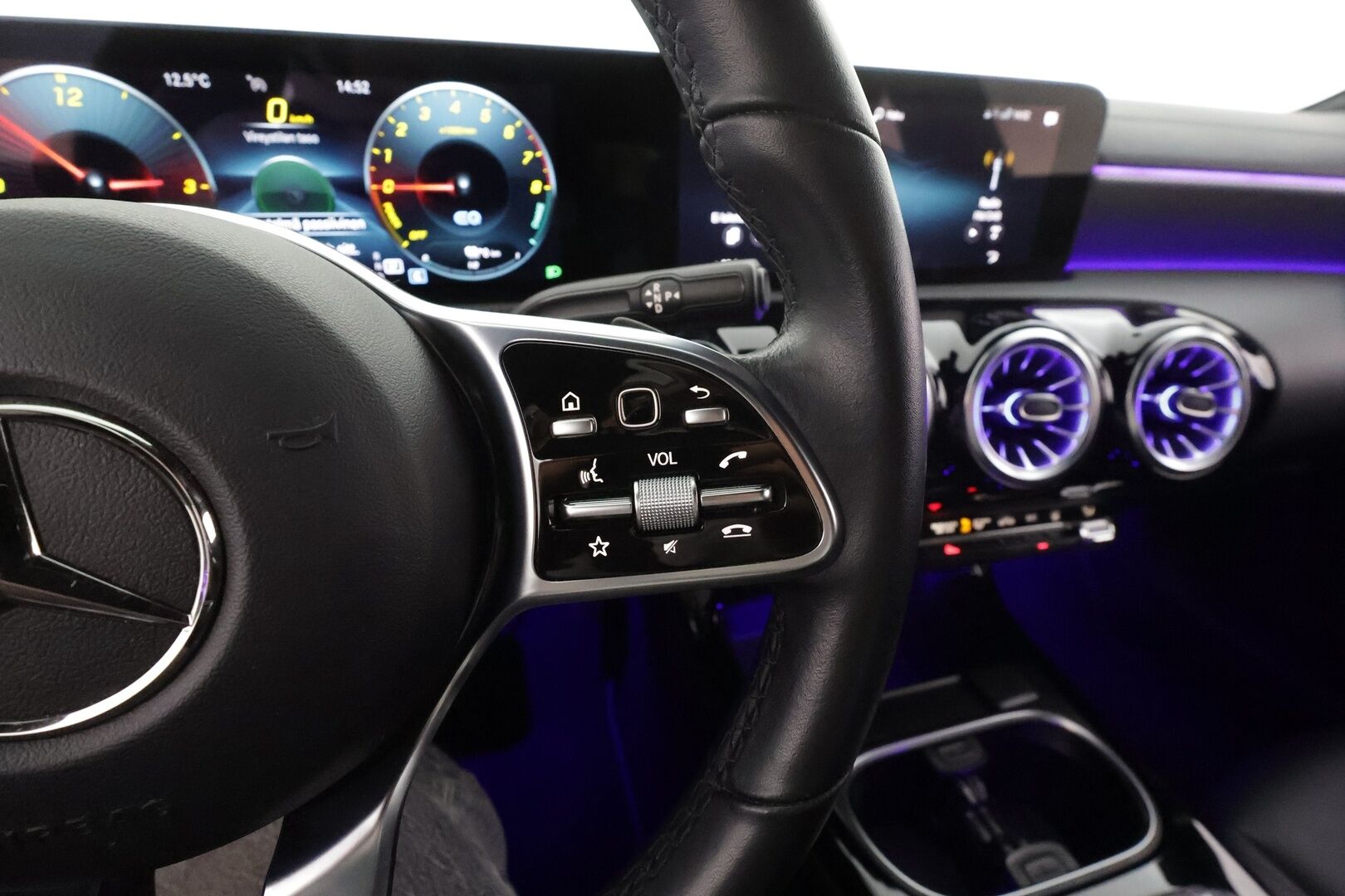 Mercedes-Benz CLA 2023 250 e A Shooting Brake Business Edition * Wide / Vakkari / P.Kamera / Koukku / High performance LED / Navi  * - Suomi-auto / Kahdet renkaat