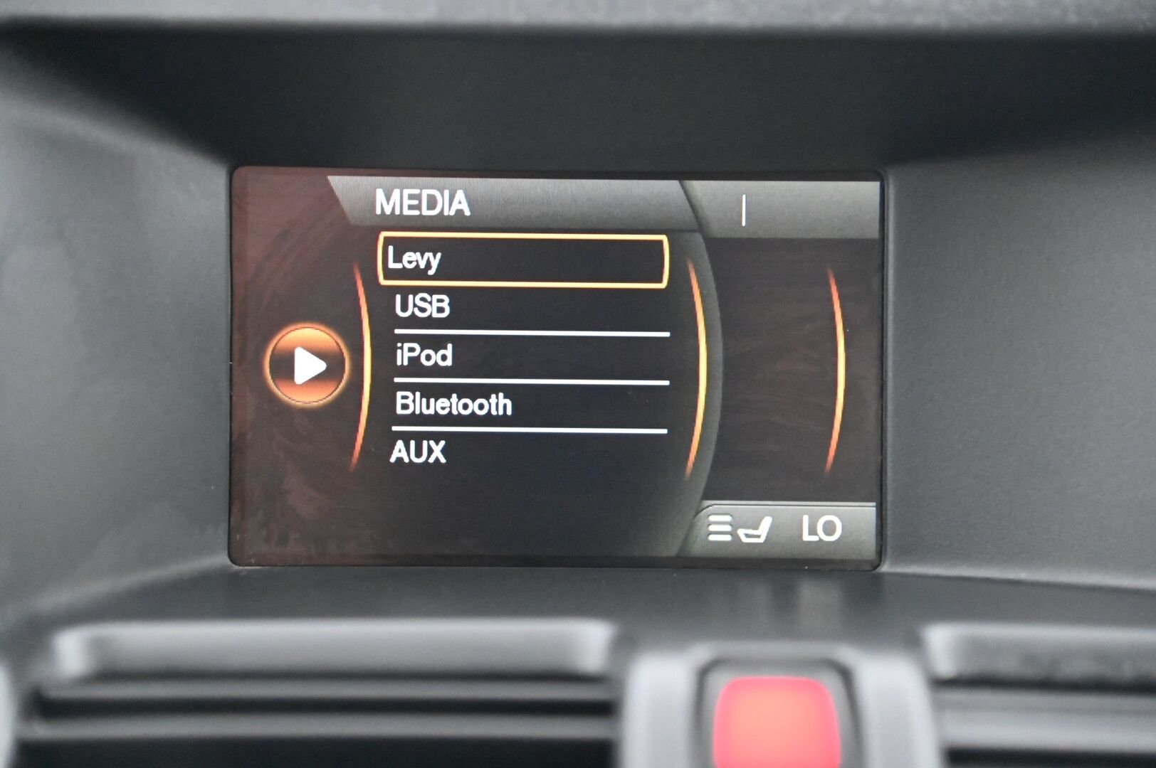 Volvo XC60 2011 D3 Summum aut *Webasto / Nahat / Koukku / BT* - *Kuskin penkki muistilla / Kahdet renkaat ja vanteet / Juuri huollettu!*