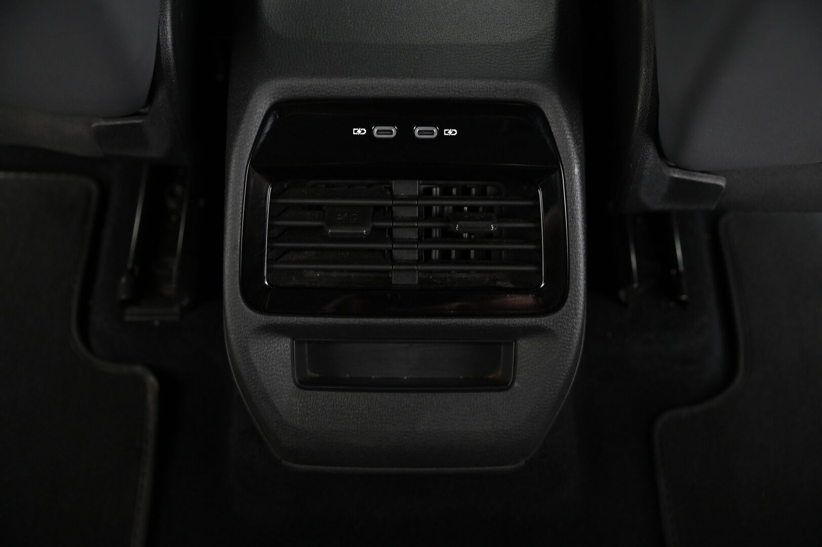 Volkswagen ID.4 2021 PRO 1st 150 KW - Adapt.vakkari | P.kamera | Lisälämmitin | 2x renkaat vanteilla | Carplay | SoH 92,7%