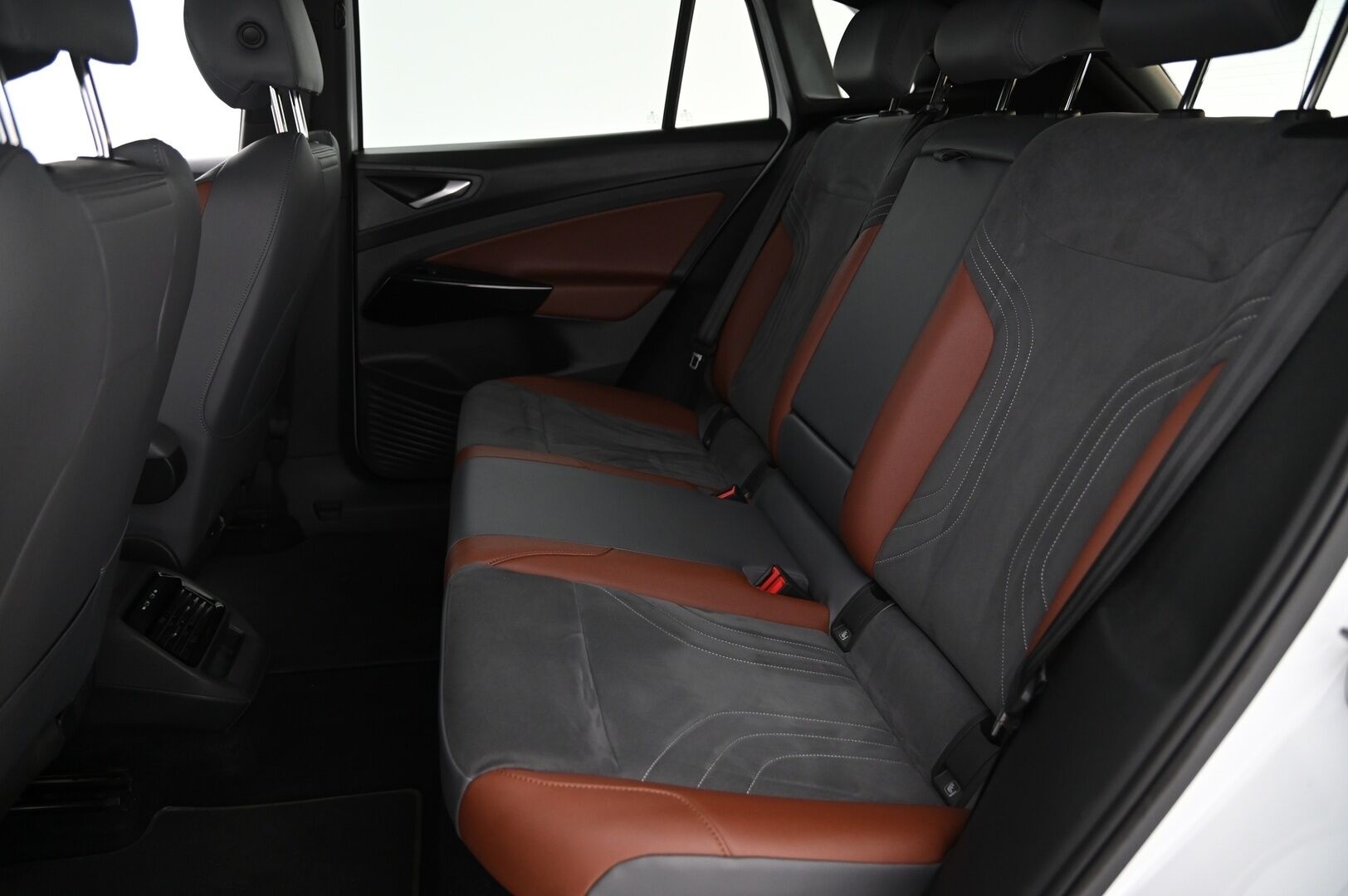 Volkswagen ID.4 2021 PRO 1st 150 KW - Adapt.vakkari | P.kamera | Lisälämmitin | 2x renkaat vanteilla | Carplay | SoH 92,7%