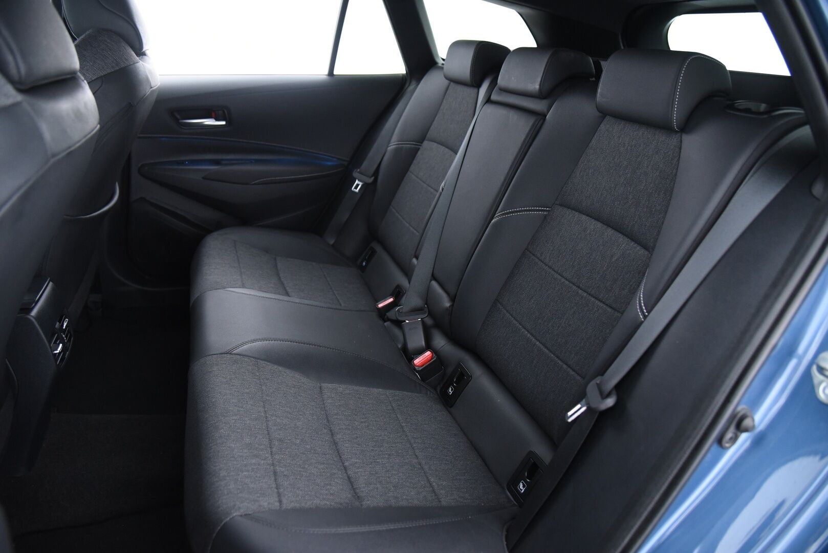 Toyota Corolla 2022 Touring Sports 1,8 Hybrid Prestige Edition - 1-om Suomi-auto / Adapt. vakkari / Led / P. Kamera / Ratinlämmitin