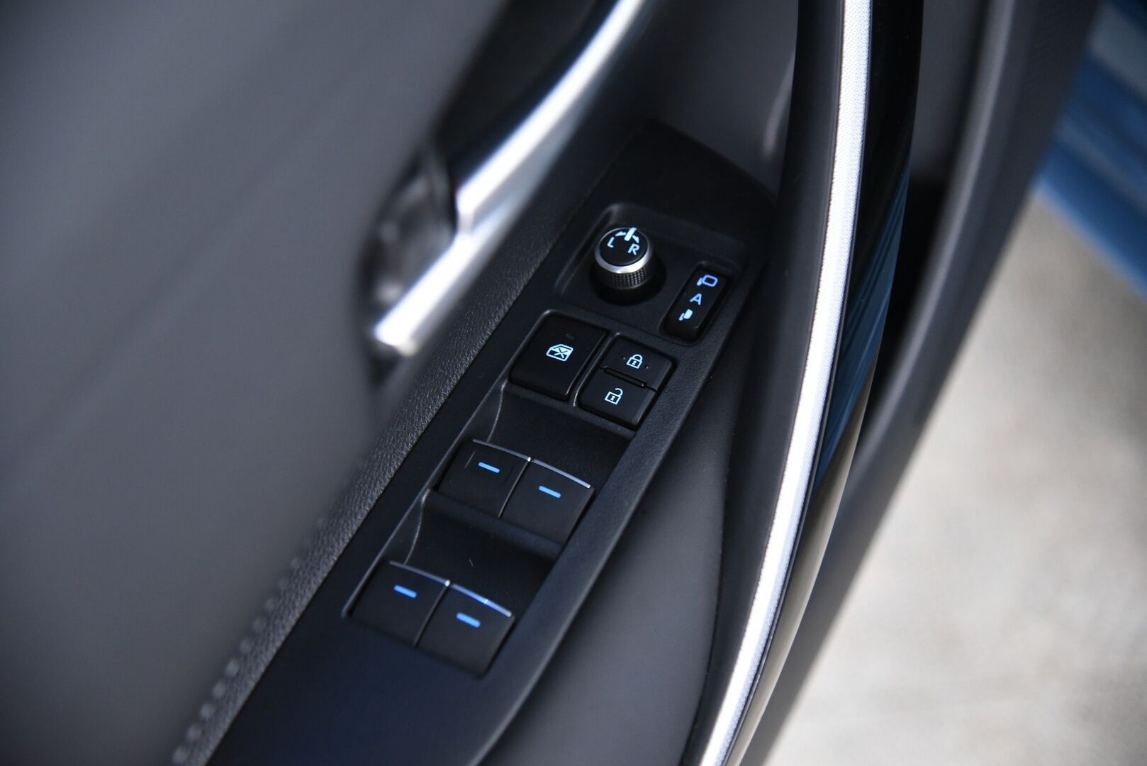 Toyota Corolla 2022 Touring Sports 1,8 Hybrid Prestige Edition - 1-om Suomi-auto / Adapt. vakkari / Led / P. Kamera / Ratinlämmitin