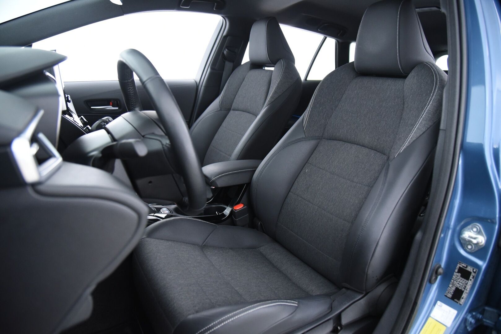 Toyota Corolla 2022 Touring Sports 1,8 Hybrid Prestige Edition - 1-om Suomi-auto / Adapt. vakkari / Led / P. Kamera / Ratinlämmitin