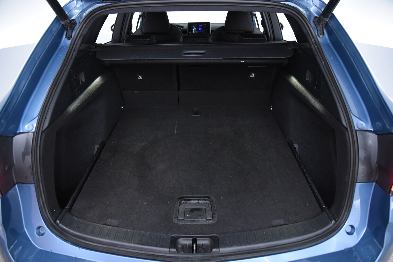 Toyota Corolla 2022 Touring Sports 1,8 Hybrid Prestige Edition - 1-om Suomi-auto / Adapt. vakkari / Led / P. Kamera / Ratinlämmitin