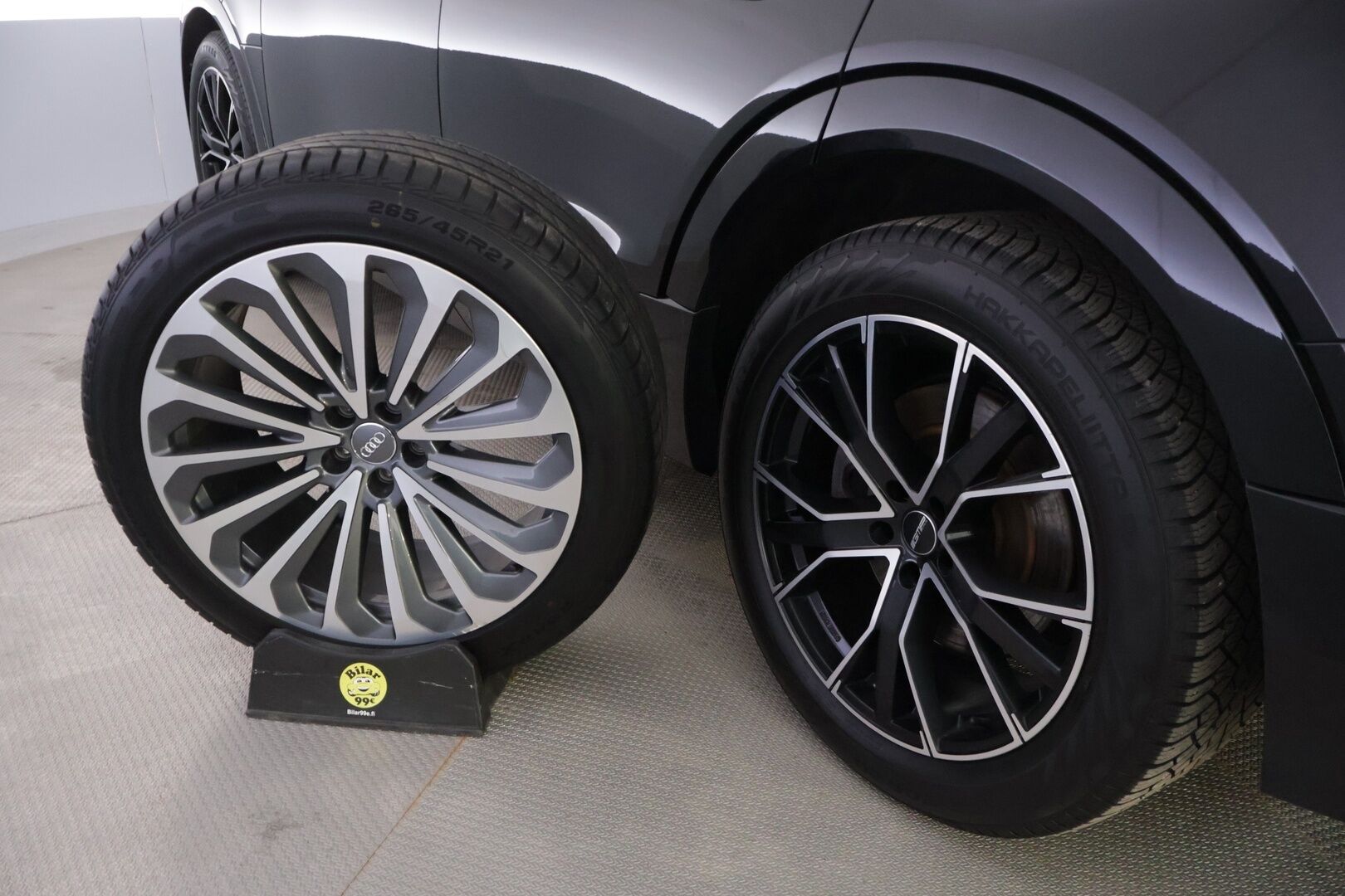 Audi e-tron 2019 55 Quattro* Adapt. Vak. / Sporttipenkit / HUD / Koukku / Muistipenkki / 360° Kamera / Navi / KESSY / Sähkökontti / Koukku* - *2x latauskaapelit / 2x Renkaat & Vanteet / Kattava huoltohistoria!*