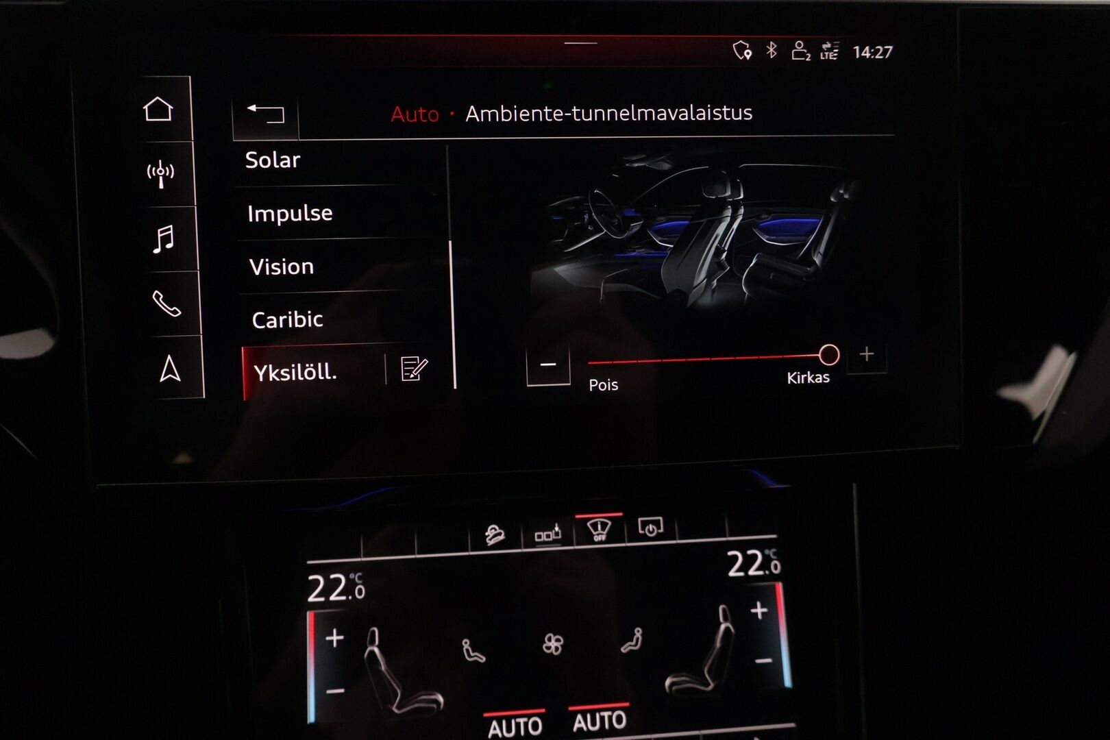 Audi e-tron 2019 55 Quattro* Adapt. Vak. / Sporttipenkit / HUD / Koukku / Muistipenkki / 360° Kamera / Navi / KESSY / Sähkökontti / Koukku* - *2x latauskaapelit / 2x Renkaat & Vanteet / Kattava huoltohistoria!*