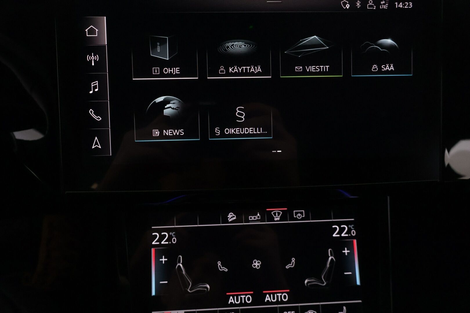 Audi e-tron 2019 55 Quattro* Adapt. Vak. / Sporttipenkit / HUD / Koukku / Muistipenkki / 360° Kamera / Navi / KESSY / Sähkökontti / Koukku* - *2x latauskaapelit / 2x Renkaat & Vanteet / Kattava huoltohistoria!*