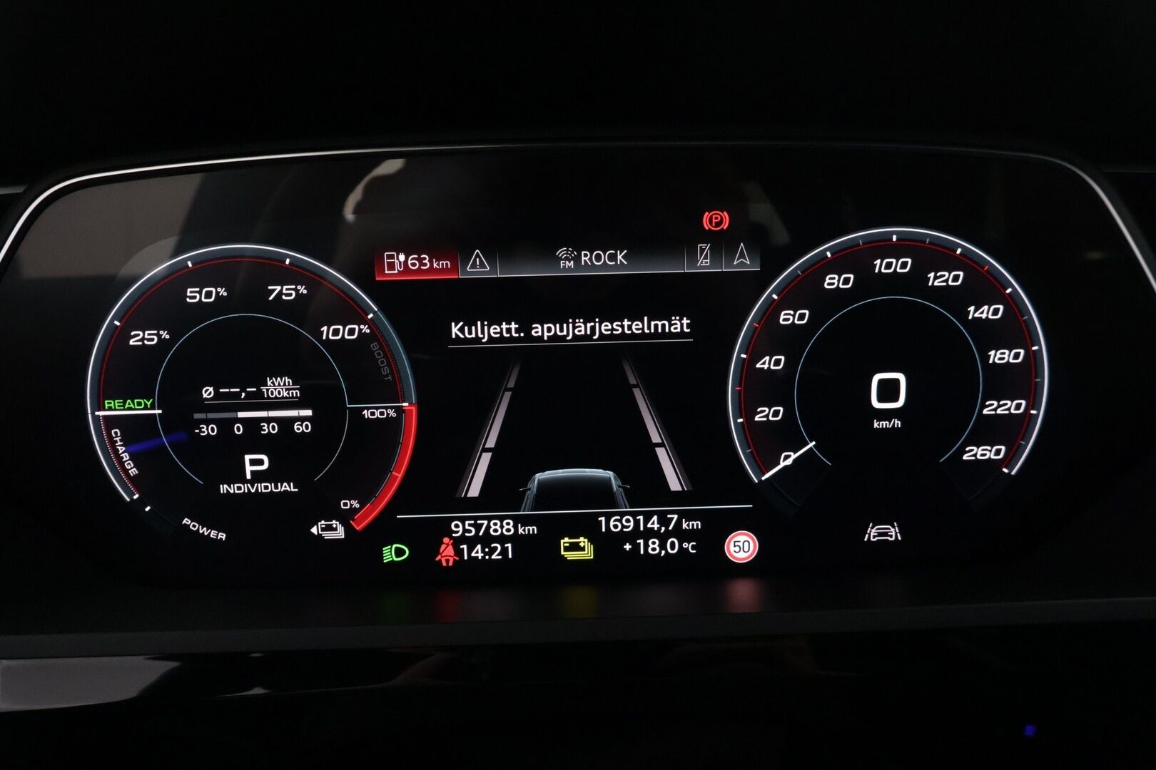 Audi e-tron 2019 55 Quattro* Adapt. Vak. / Sporttipenkit / HUD / Koukku / Muistipenkki / 360° Kamera / Navi / KESSY / Sähkökontti / Koukku* - *2x latauskaapelit / 2x Renkaat & Vanteet / Kattava huoltohistoria!*