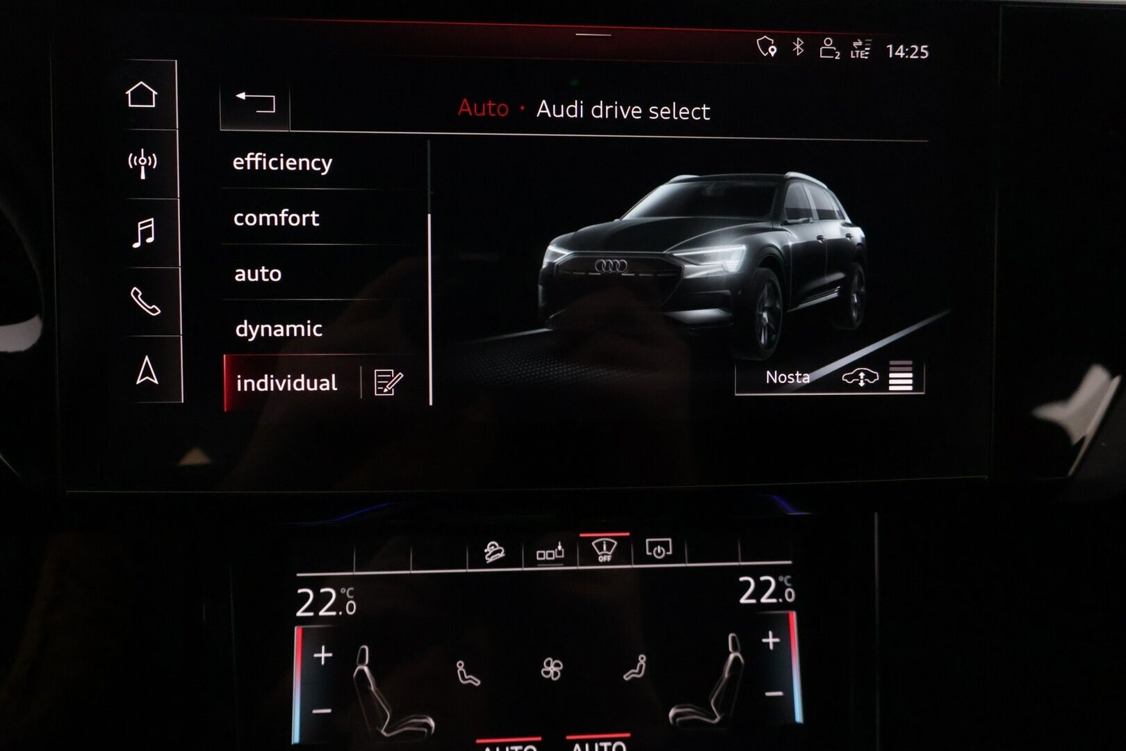 Audi e-tron 2019 55 Quattro* Adapt. Vak. / Sporttipenkit / HUD / Koukku / Muistipenkki / 360° Kamera / Navi / KESSY / Sähkökontti / Koukku* - *2x latauskaapelit / 2x Renkaat & Vanteet / Kattava huoltohistoria!*