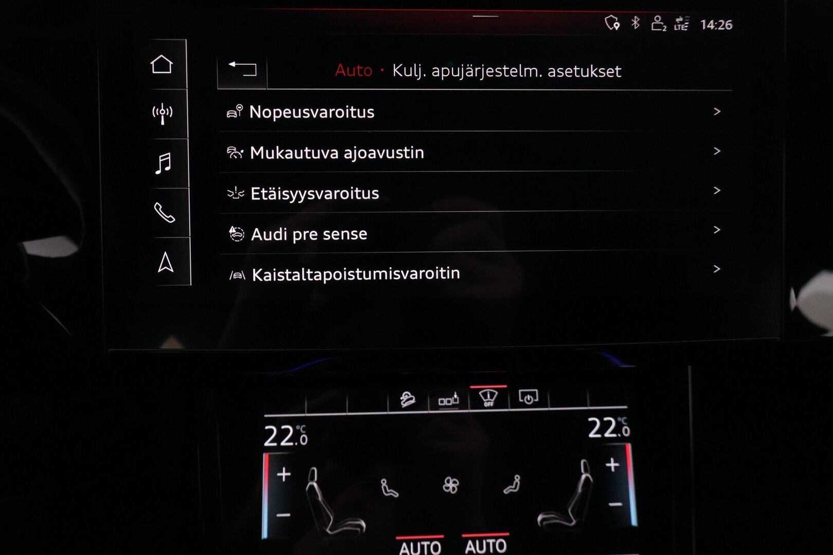 Audi e-tron 2019 55 Quattro* Adapt. Vak. / Sporttipenkit / HUD / Koukku / Muistipenkki / 360° Kamera / Navi / KESSY / Sähkökontti / Koukku* - *2x latauskaapelit / 2x Renkaat & Vanteet / Kattava huoltohistoria!*