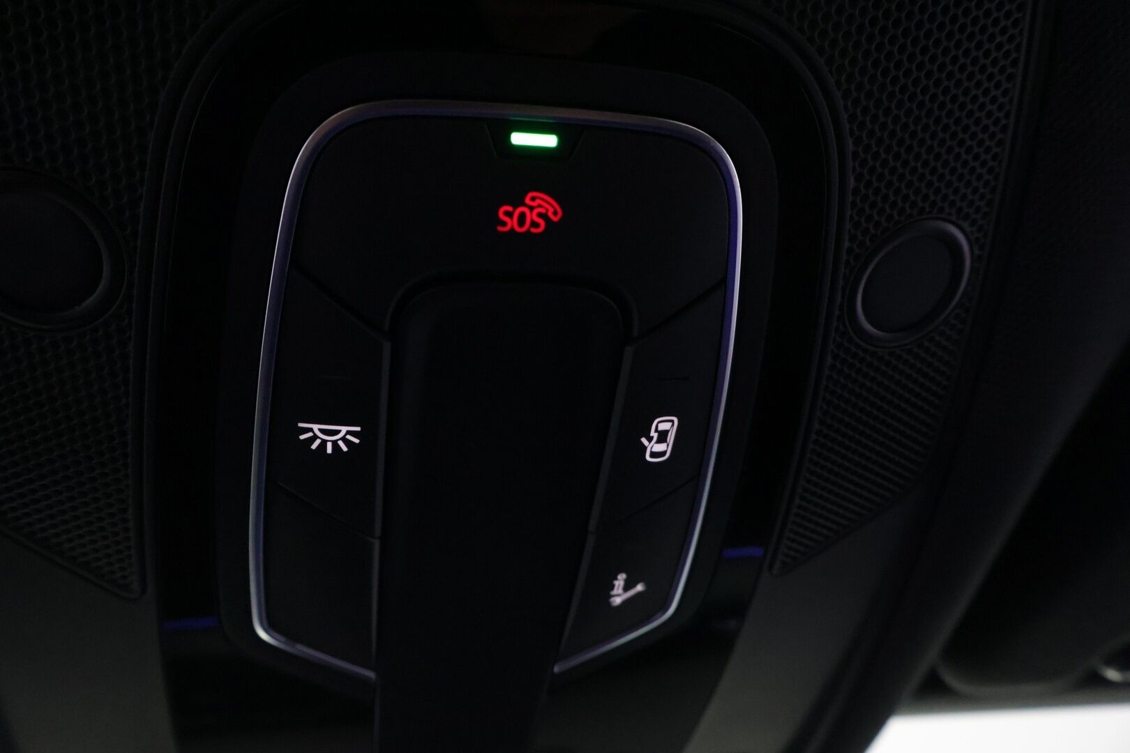 Audi e-tron 2019 55 Quattro* Adapt. Vak. / Sporttipenkit / HUD / Koukku / Muistipenkki / 360° Kamera / Navi / KESSY / Sähkökontti / Koukku* - *2x latauskaapelit / 2x Renkaat & Vanteet / Kattava huoltohistoria!*