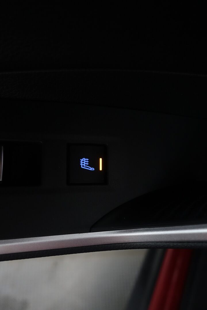 Toyota RAV4 PLUG-IN 2021 Hybrid 2,5 AWD-i Active - | Adapt. Cruise | P.Kamera | Puolinahat | Sähköiset Penkit | Keyless | 