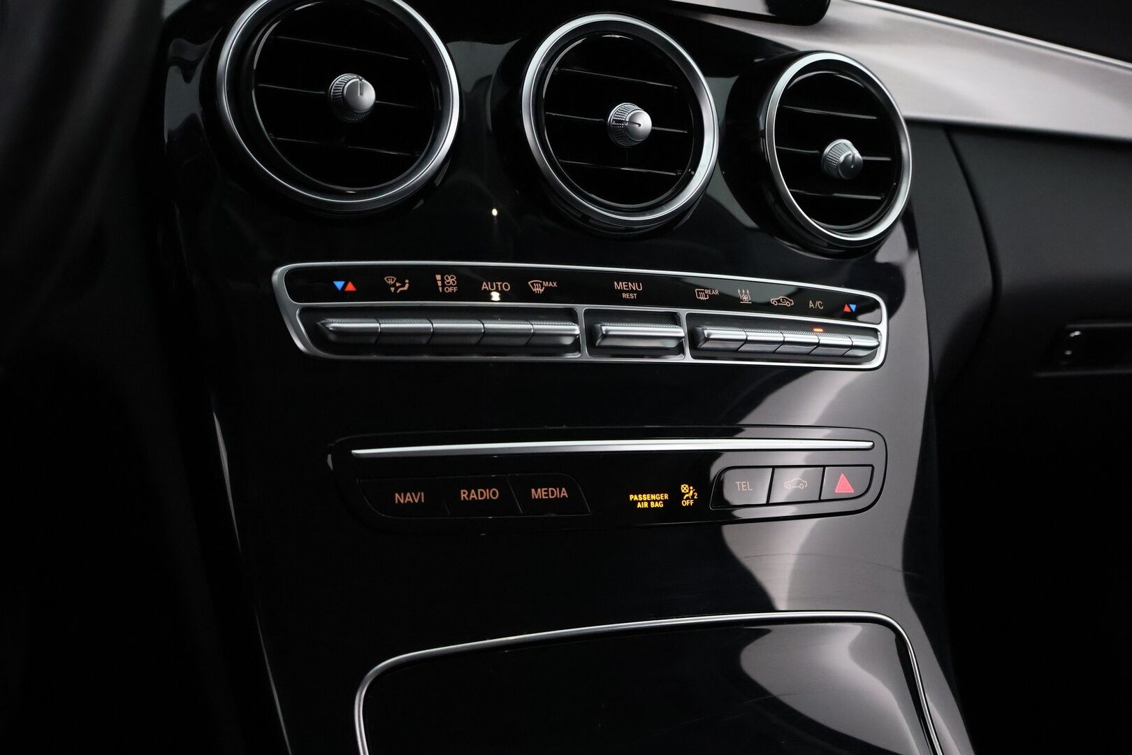 Mercedes-Benz C 2019 220 d T A Business Avantgarde * Webasto / Vetokoukku / Peruutuskamera / Puolinahat / Sporttipenkit / LED High Performance - Facelift / 2x Hyvät renkaat aluvantein / Juuri tullut Tampereelle! - HULLUT JOULUT KORKOTARJOUS 2,49% 