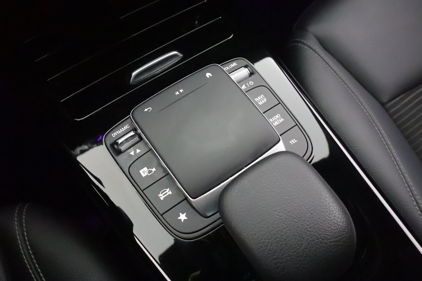 Mercedes-Benz CLA 2023 250 e A Business -  Widescreen | Distronic +