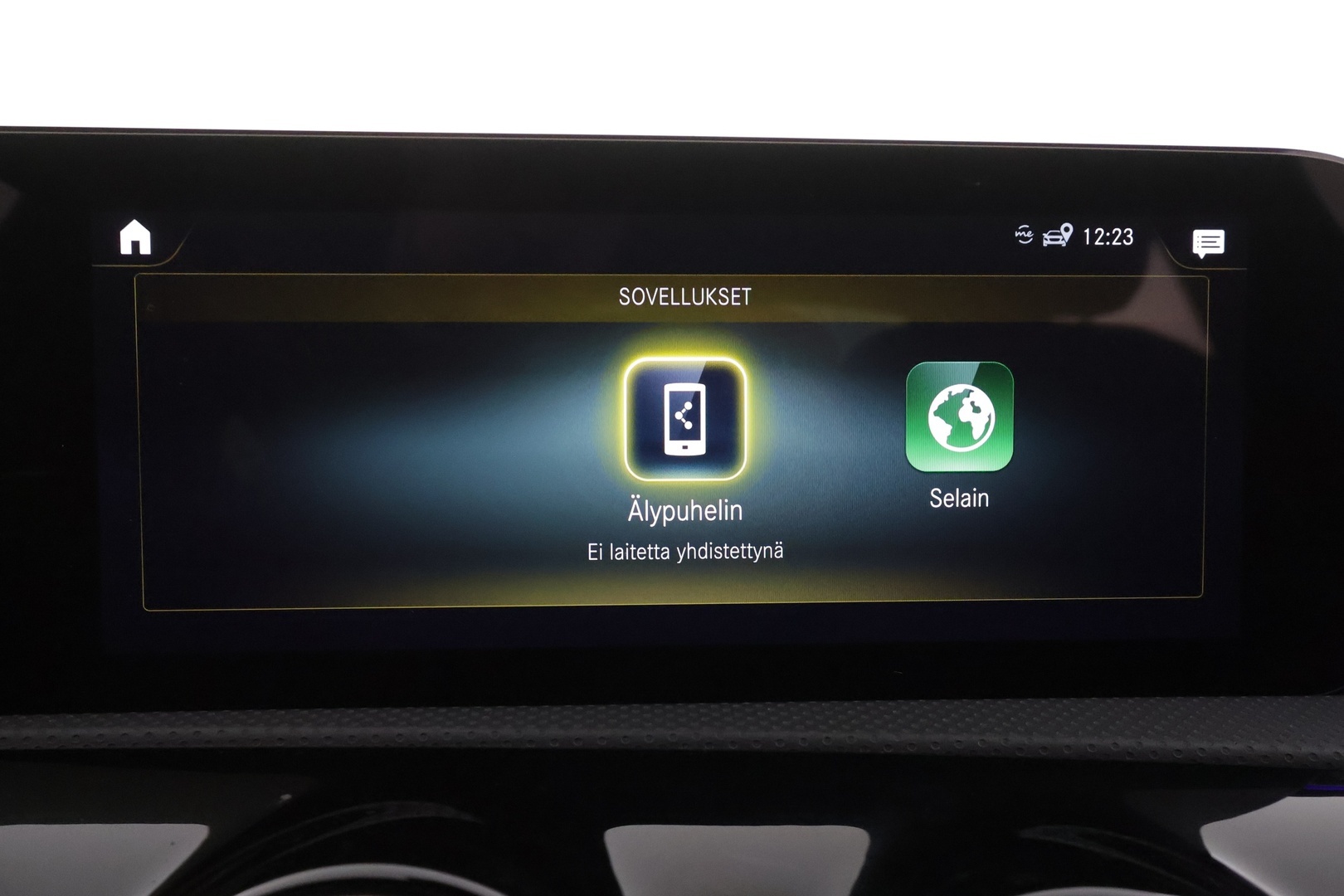 Mercedes-Benz CLA 2023 250 e A Business Edition * Widescreen / Distronic+ / LED / P.kamera / Apple&Android / Sporttipenkki * - Kaistavahti / Katveavustin / 1-om Suomi-auto / Kahdet renkaat aluvanteilla / 2x Latauskaapelit