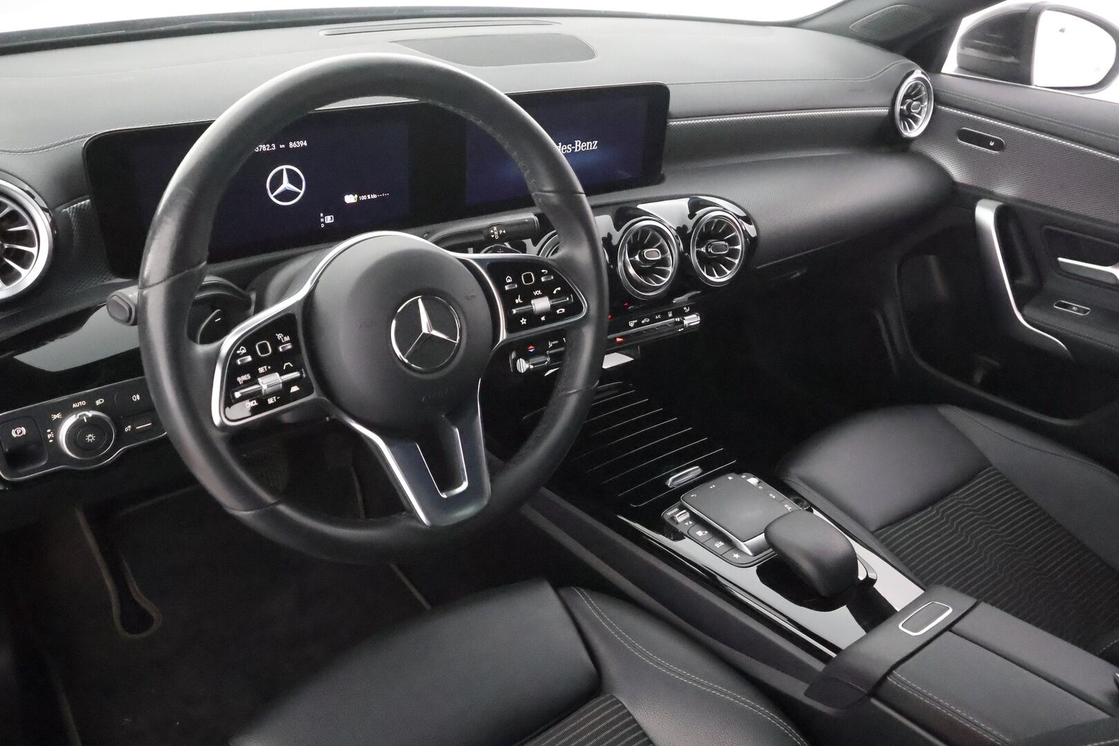 Mercedes-Benz CLA 2023 250 e A Business -  Widescreen | Distronic +