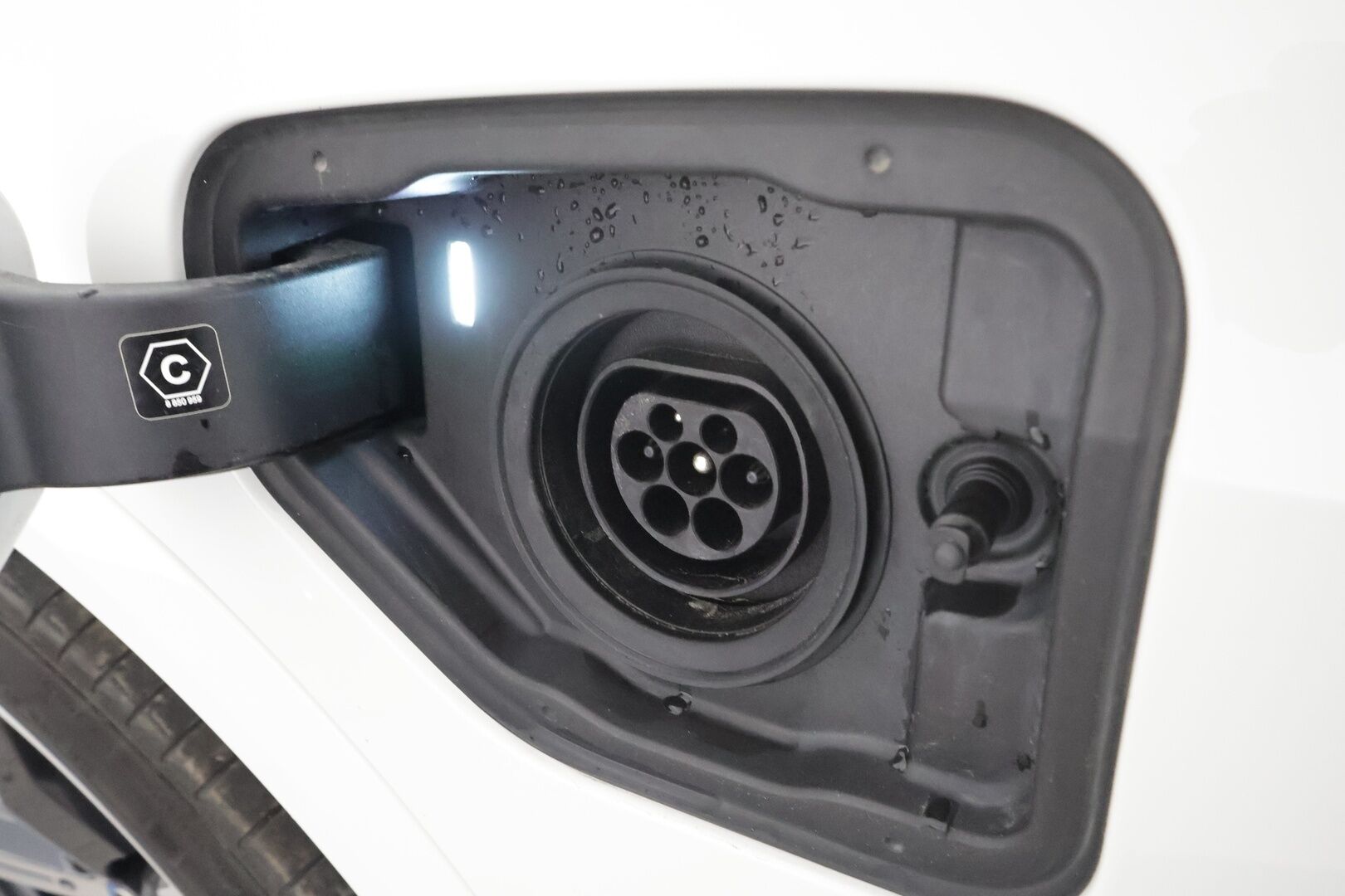 BMW X5 2022 G05 xDrive45e A Charged Edition M Sport * ACC / Adapt.LED / Koukku / Ilma-alusta / H&K / P.kamera / Muistipenkki / Sporttinahat * - 1.Om Suomi-auto / Akku kuntotarkastettu SoH 94% / Kahdet renkaat aluvanteilla / Merkkihuollettu / Juuri huollettu