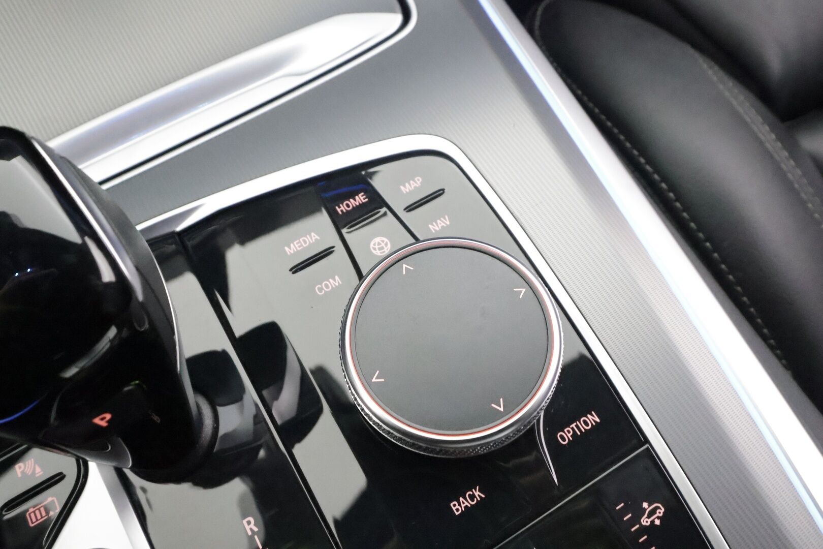 BMW X5 2022 G05 xDrive45e A Charged Edition M Sport * ACC / Adapt.LED / Koukku / Ilma-alusta / H&K / P.kamera / Muistipenkki / Sporttinahat * - 1.Om Suomi-auto / Akku kuntotarkastettu SoH 94% / Kahdet renkaat aluvanteilla / Merkkihuollettu / Juuri huollettu