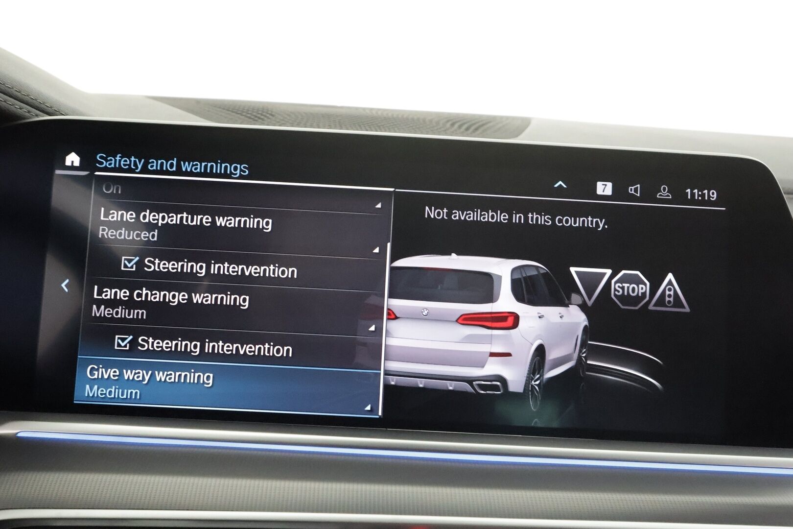 BMW X5 2022 G05 xDrive45e A Charged Edition M Sport * ACC / Adapt.LED / Koukku / Ilma-alusta / H&K / P.kamera / Muistipenkki / Sporttinahat * - 1.Om Suomi-auto / Akku kuntotarkastettu SoH 94% / Kahdet renkaat aluvanteilla / Merkkihuollettu / Juuri huollettu