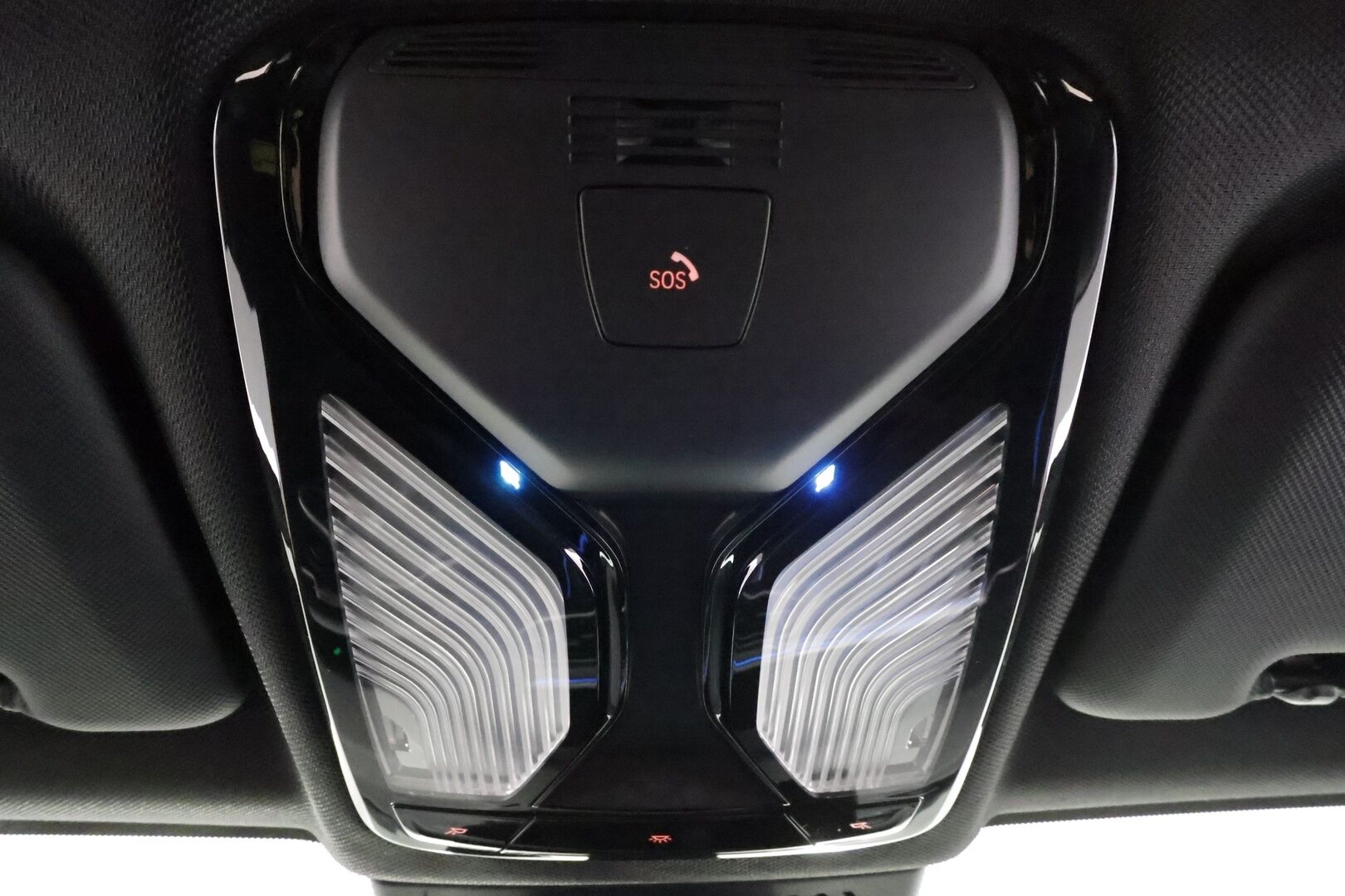 BMW X5 2022 G05 xDrive45e A Charged Edition M Sport * ACC / Adapt.LED / Koukku / Ilma-alusta / H&K / P.kamera / Muistipenkki / Sporttinahat * - 1.Om Suomi-auto / Akku kuntotarkastettu SoH 94% / Kahdet renkaat aluvanteilla / Merkkihuollettu / Juuri huollettu