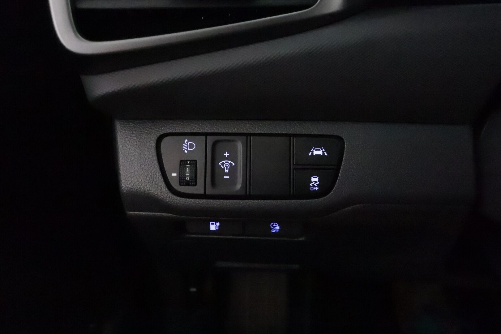 Hyundai IONIQ ELECTRIC 2021 38 kWh 136 hv **Adapt.vakkari / P.kamera / Navi / Ratinlämmitys / Infinity Audio / KeylessGo** - Akku kuntotarkastettu / Kahdet renkaat aluvanteilla
