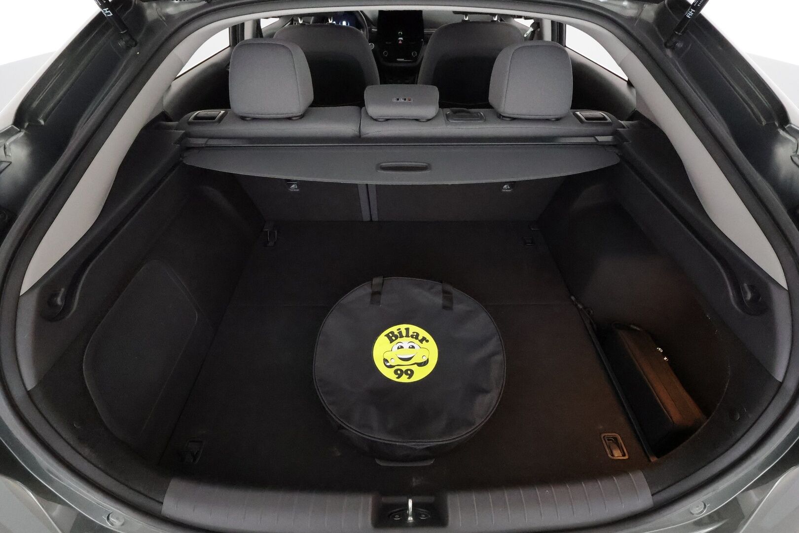 Hyundai IONIQ ELECTRIC 2021 38 kWh 136 hv **Adapt.vakkari / P.kamera / Navi / Ratinlämmitys / Infinity Audio / KeylessGo** - Akku kuntotarkastettu / Kahdet renkaat aluvanteilla