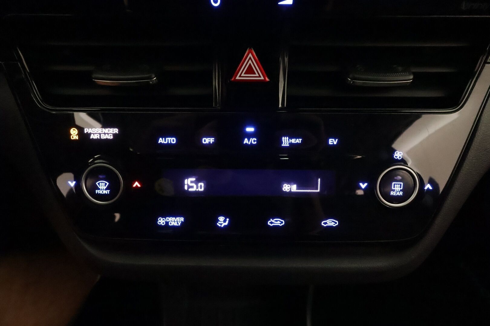 Hyundai IONIQ ELECTRIC 2021 38 kWh 136 hv **Adapt.vakkari / P.kamera / Navi / Ratinlämmitys / Infinity Audio / KeylessGo** - Akku kuntotarkastettu / Kahdet renkaat aluvanteilla