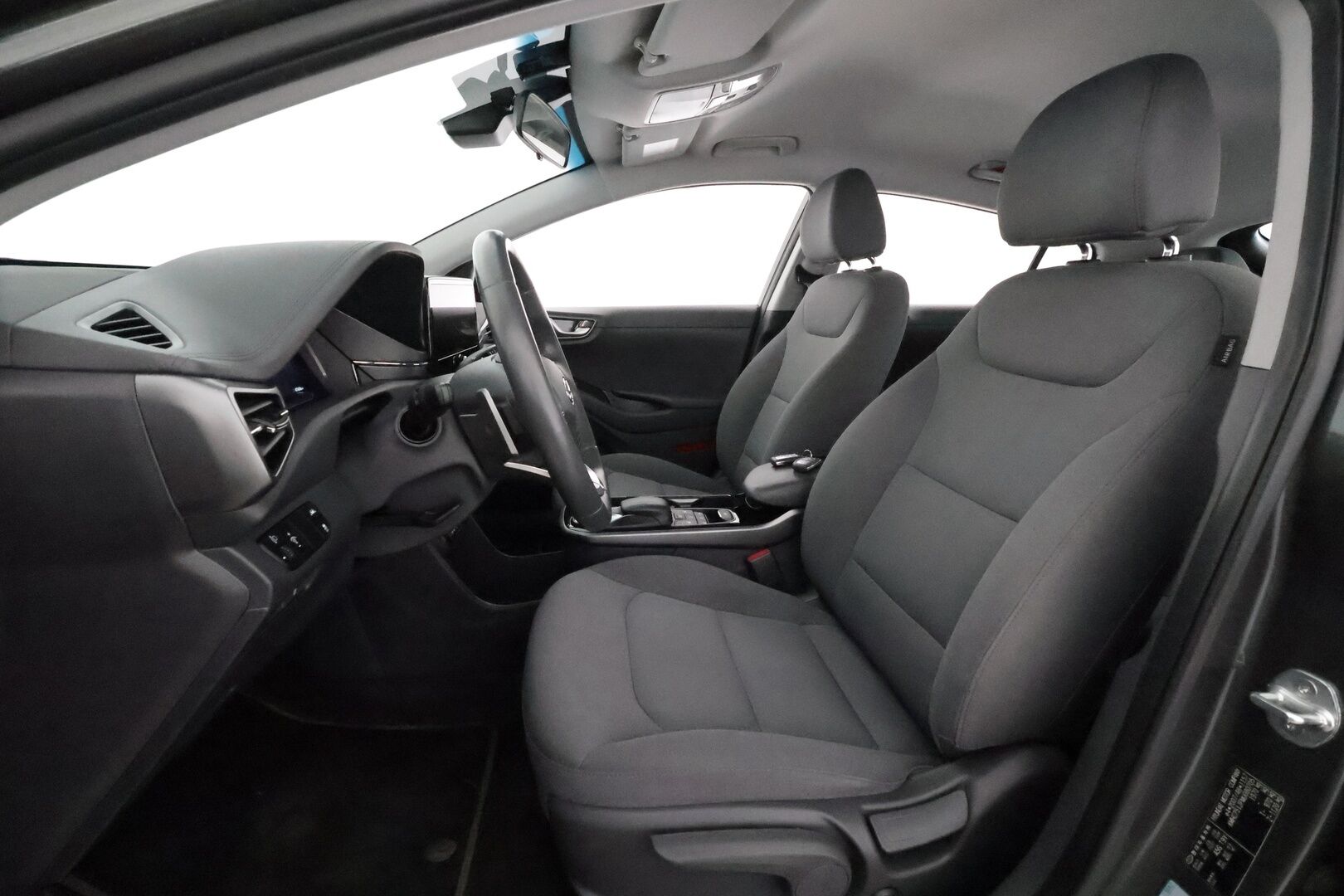 Hyundai IONIQ ELECTRIC 2021 38 kWh 136 hv **Adapt.vakkari / P.kamera / Navi / Ratinlämmitys / Infinity Audio / KeylessGo** - Akku kuntotarkastettu / Kahdet renkaat aluvanteilla