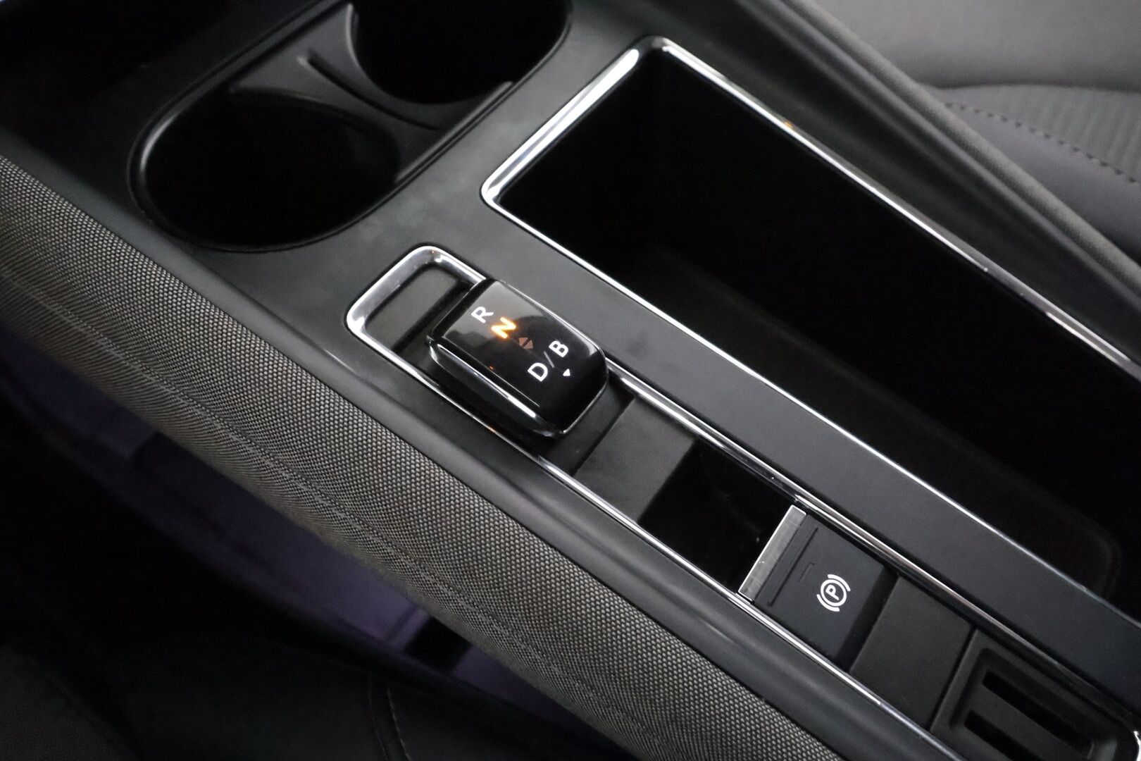 Skoda Enyaq 2022 80x 4x4 iV - | ACC | ILP | LED | Puolinahat | P.Kamera | Ratinlämmitys | Digimittaristo | Keyless | 1.Om Suomi-auto | Kahdet Renkaat | Merkkihuollettu |