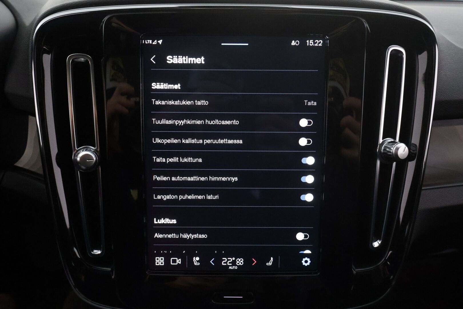 Volvo C40 2023 Recharge Twin Ultimate aut * ILP / Lasikatto / ACC / LED / 360 / Sportpenkki Muistilla / Navi * - H&K / Suomi-auto / Kahdet renkaat aluvanteilla / 2x Latauskaapelit / Merkkihuollot