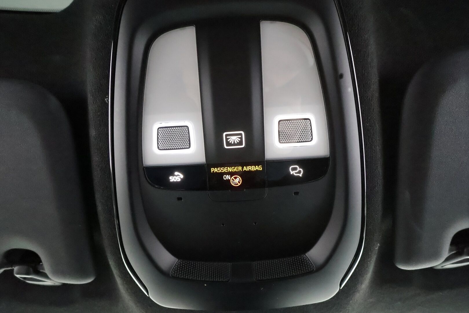 Volvo C40 2023 Recharge Twin Ultimate aut * ILP / Lasikatto / ACC / LED / 360 / Sportpenkki Muistilla / Navi * - H&K / Suomi-auto / Kahdet renkaat aluvanteilla / 2x Latauskaapelit / Merkkihuollot