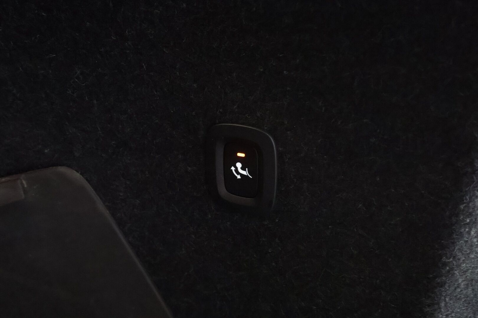 Volvo C40 2023 Recharge Twin Ultimate aut * ILP / Lasikatto / ACC / LED / 360 / Sportpenkki Muistilla / Navi * - H&K / Suomi-auto / Kahdet renkaat aluvanteilla / 2x Latauskaapelit / Merkkihuollot - HULLUT AVAJAISHULINAT KORKOTARJOUS 3,29 %