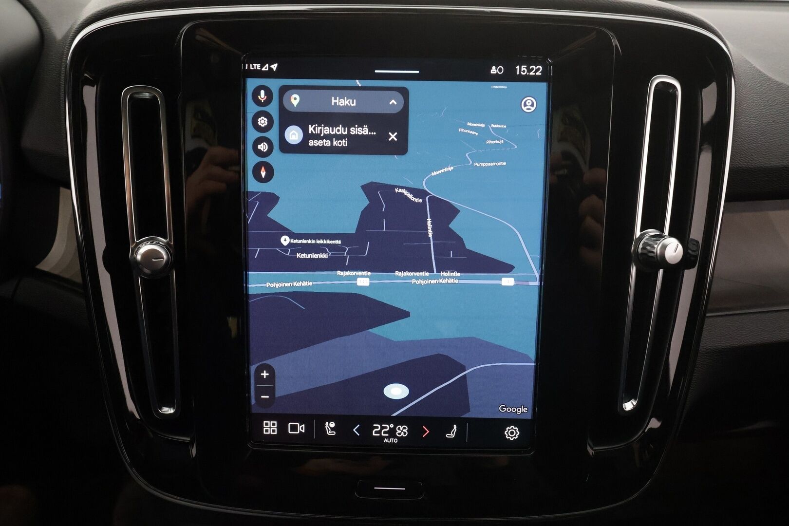 Volvo C40 2023 Recharge Twin Ultimate aut * ILP / Lasikatto / ACC / LED / 360 / Sportpenkki Muistilla / Navi * - H&K / Suomi-auto / Kahdet renkaat aluvanteilla / 2x Latauskaapelit / Merkkihuollot