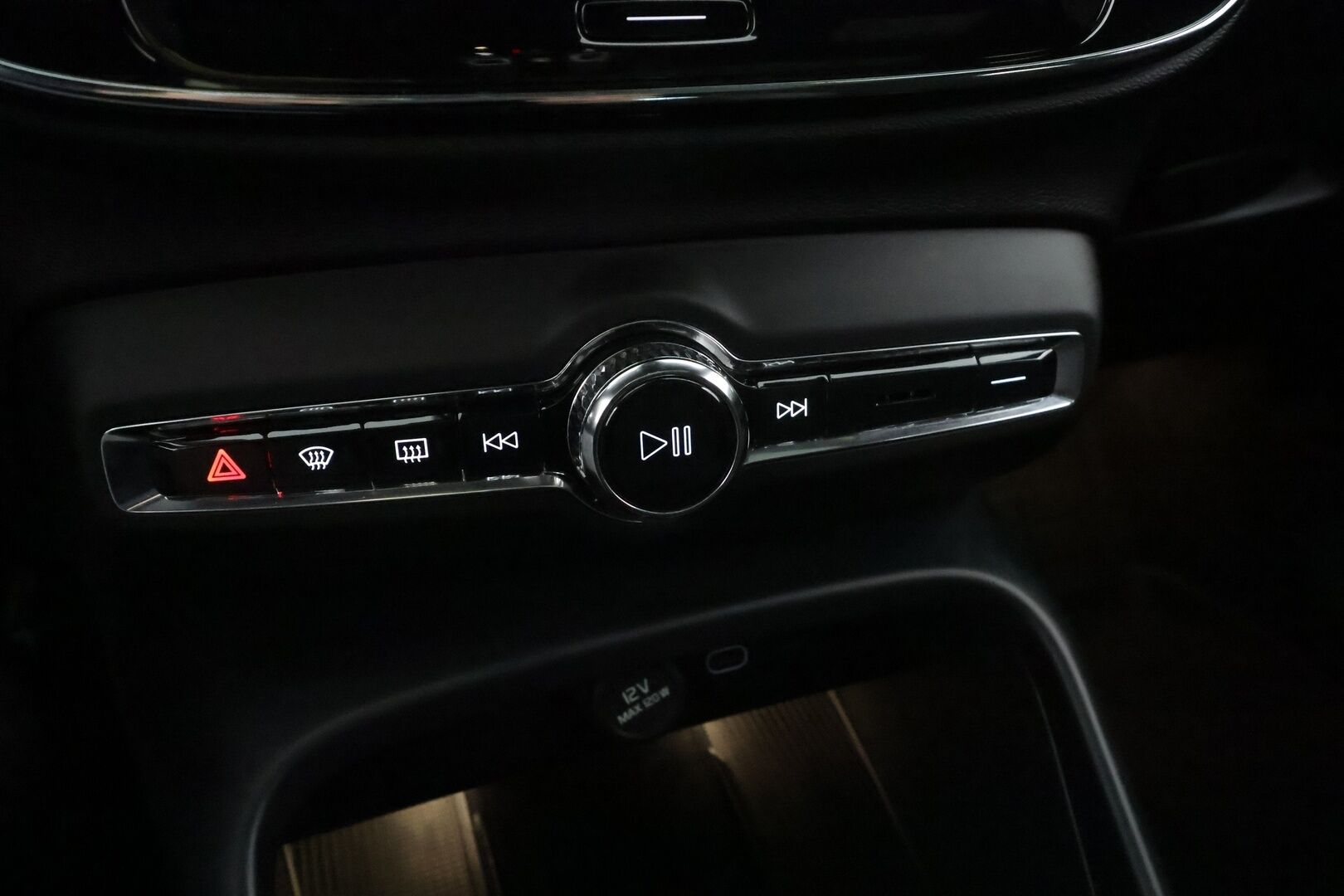 Volvo C40 2023 Recharge Twin Ultimate aut * ILP / Lasikatto / ACC / LED / 360 / Sportpenkki Muistilla / Navi * - H&K / Suomi-auto / Kahdet renkaat aluvanteilla / 2x Latauskaapelit / Merkkihuollot