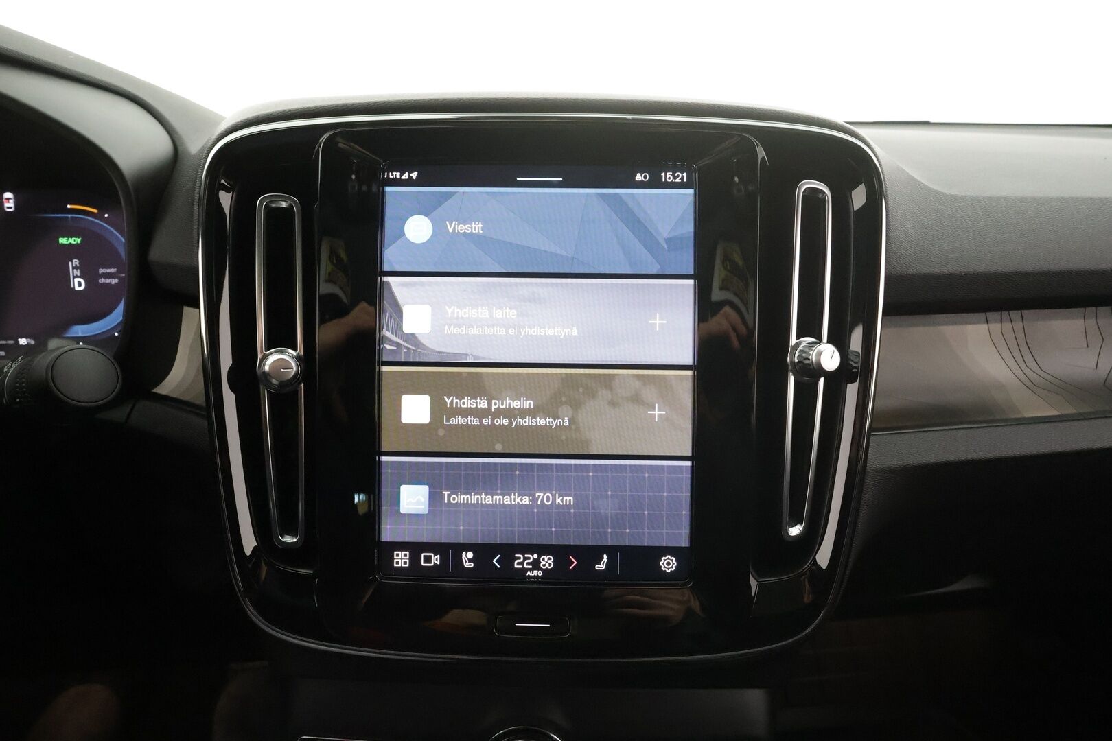 Volvo C40 2023 Recharge Twin Ultimate aut * ILP / Lasikatto / ACC / LED / 360 / Sportpenkki Muistilla / Navi * - H&K / Suomi-auto / Kahdet renkaat aluvanteilla / 2x Latauskaapelit / Merkkihuollot