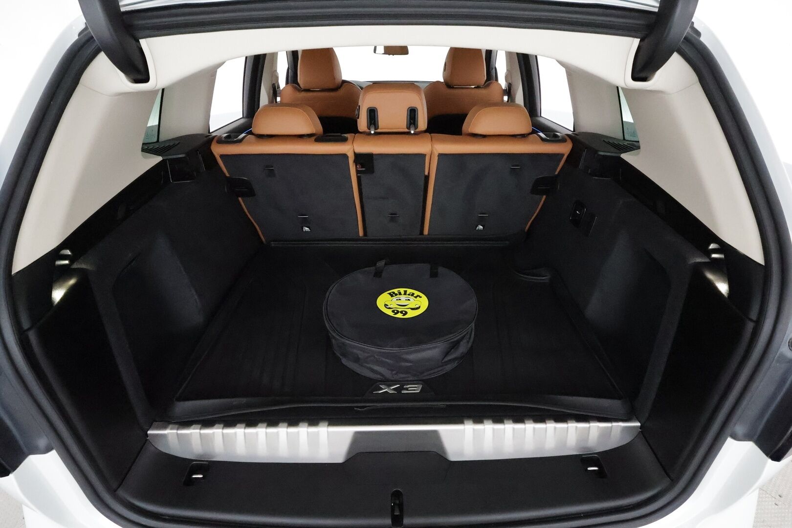 BMW X3 2022 G01 xDrive 30e A Charged Edition *HiFi / Adapt.LED / Koukku / Sporttipenkit muistilla / P.kamera / ComfortAccess* - 1 omisteinen Suomi-auto / Akku kuntotarkastettu SoH 92,4% / Digimittaristo / Apple&Android / Kahdet renkaat aluvanteilla - Osta nyt, maksa vasta ensi vuonna