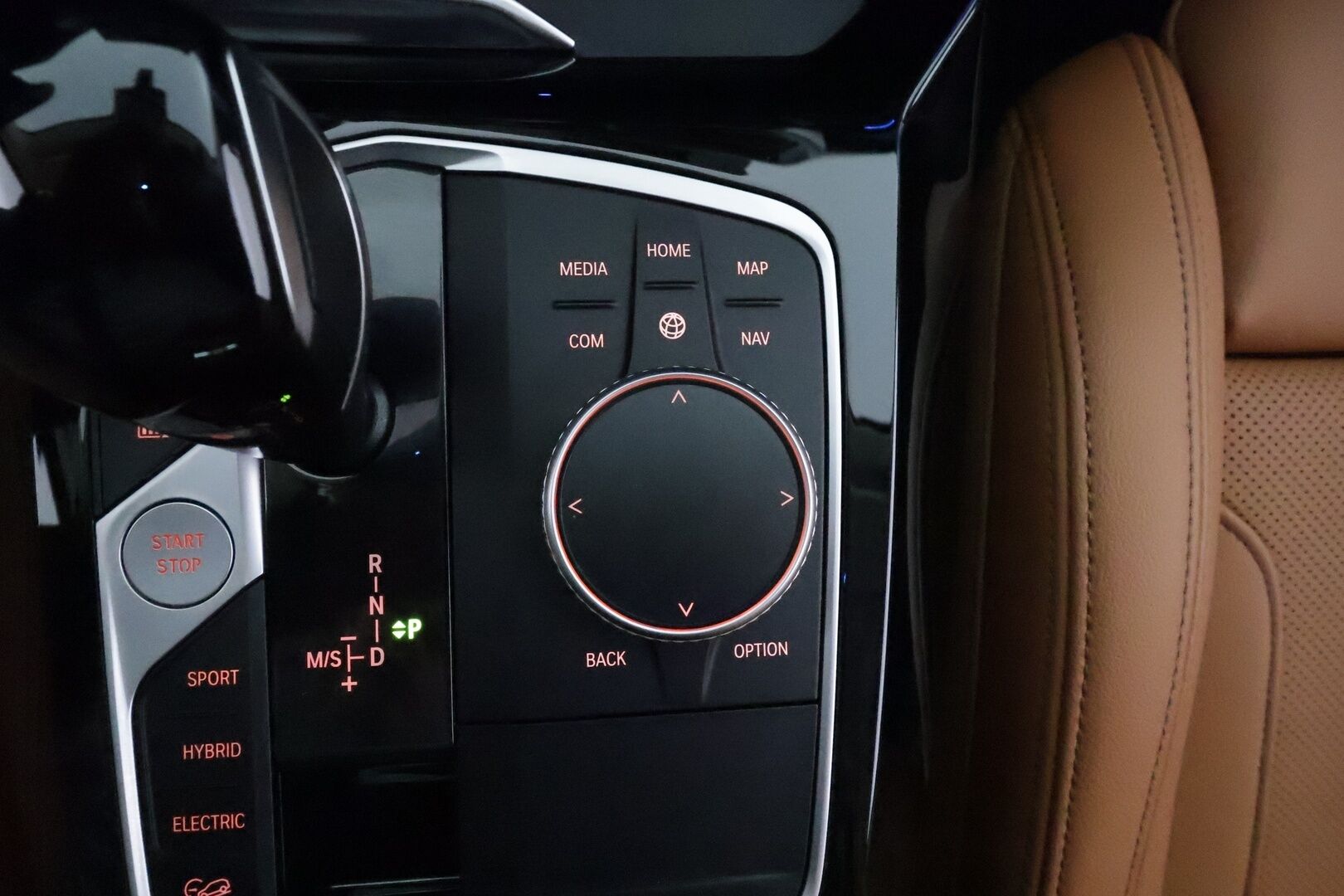 BMW X3 2022 G01 xDrive 30e A Charged Edition *HiFi / Adapt.LED / Koukku / Sporttipenkit muistilla / P.kamera / ComfortAccess* - 1 omisteinen Suomi-auto / Akku kuntotarkastettu SoH 92,4% / Digimittaristo / Apple&Android / Kahdet renkaat aluvanteilla - Osta nyt, maksa vasta ensi vuonna