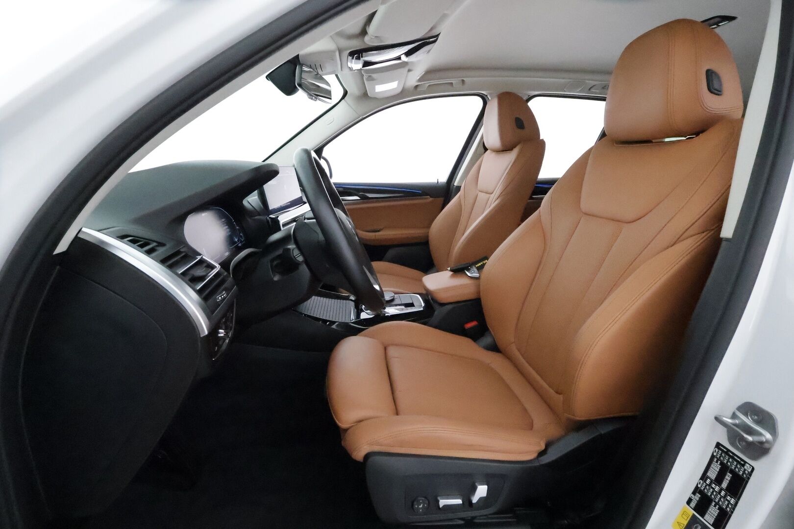 BMW X3 2022 G01 xDrive 30e A Charged Edition *HiFi / Adapt.LED / Koukku / Sporttipenkit muistilla / P.kamera / ComfortAccess* - 1 omisteinen Suomi-auto / Akku kuntotarkastettu SoH 92,4% / Digimittaristo / Apple&Android / Kahdet renkaat aluvanteilla - Osta nyt, maksa vasta ensi vuonna