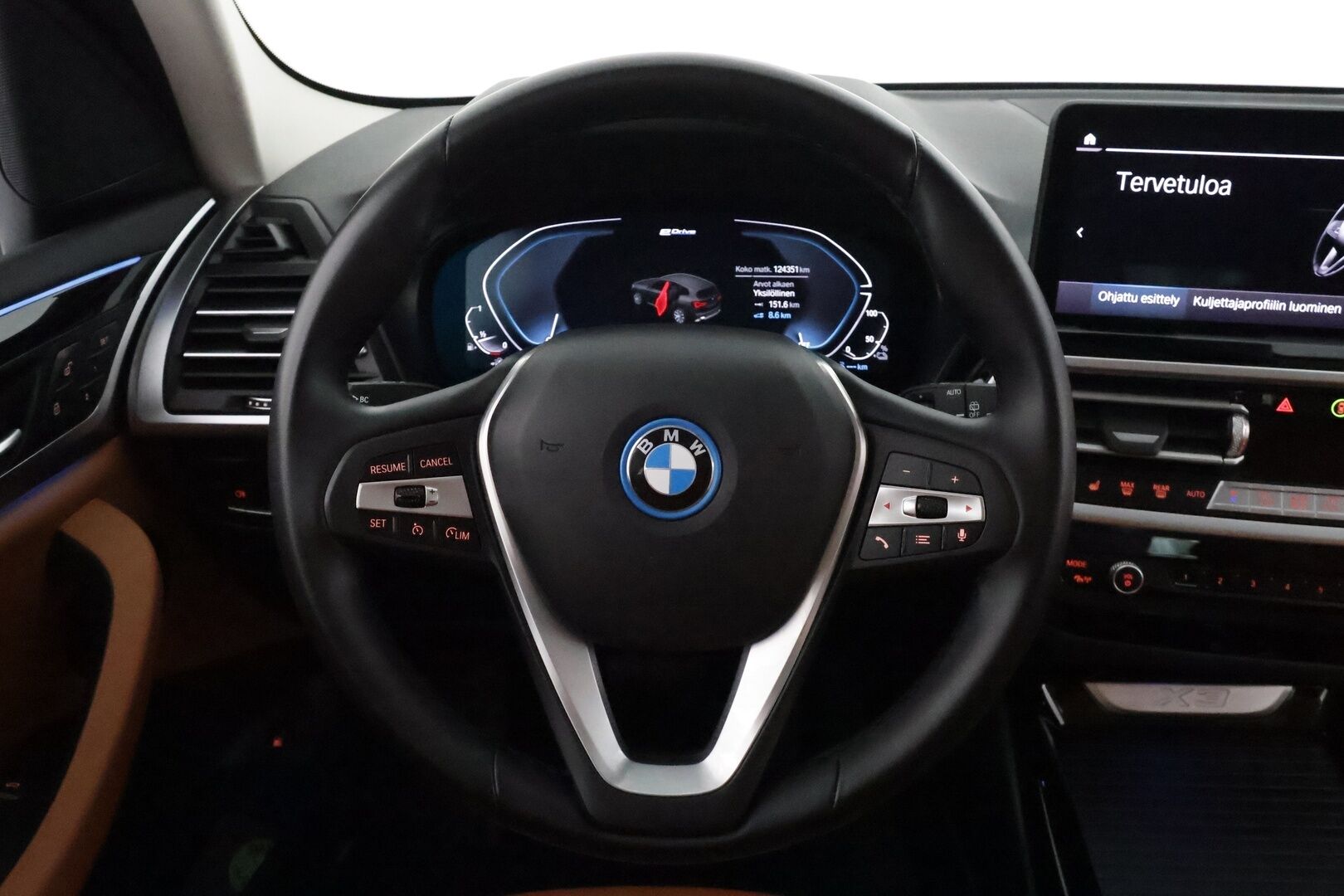 BMW X3 2022 G01 xDrive 30e A Charged Edition *HiFi / Adapt.LED / Koukku / Sporttipenkit muistilla / P.kamera / ComfortAccess* - 1 omisteinen Suomi-auto / Akku kuntotarkastettu SoH 92,4% / Digimittaristo / Apple&Android / Kahdet renkaat aluvanteilla - Osta nyt, maksa vasta ensi vuonna