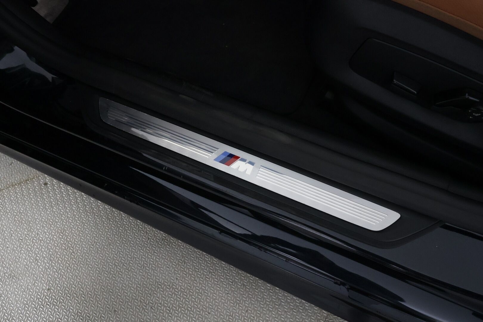 BMW 530 2023 G30 Sedan 530e xDrive A Charged Edition M Sport - | ACC | Lisälämmitin | LED | H/K | Osasähköt | P.Kamera | Sporttinahat | Comfort access | Apple&Android | 1.Om Suomi-auto | Kahdet Renkaat | Merkkihuollettu |