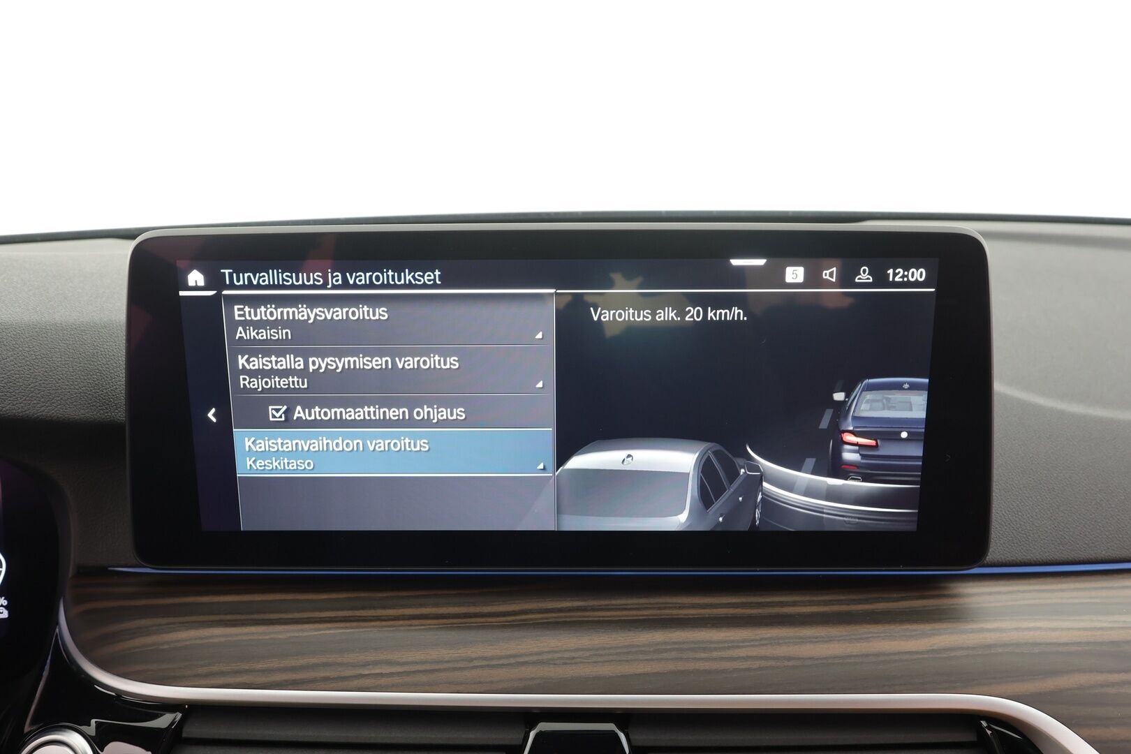 BMW 530 2023 G30 Sedan 530e xDrive A Charged Edition M Sport - | ACC | Lisälämmitin | LED | H/K | Osasähköt | P.Kamera | Sporttinahat | Comfort access | Apple&Android | 1.Om Suomi-auto | Kahdet Renkaat | Merkkihuollettu |