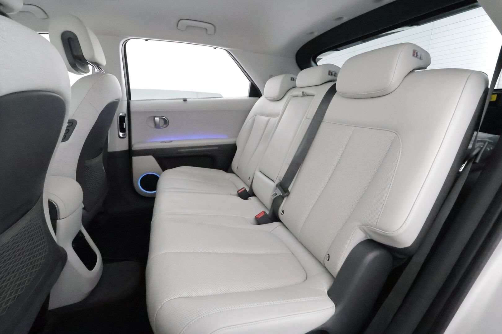 Hyundai IONIQ 5 2022 73 kWh 305 hv AWD Premium **HUD / Bose / Adapt.Vakkari / LED-valot / 360° / Ilmastoidut Muistinahat / Navi / Keyless** - 1-om Suomi-auto / Kahdet Renkaat