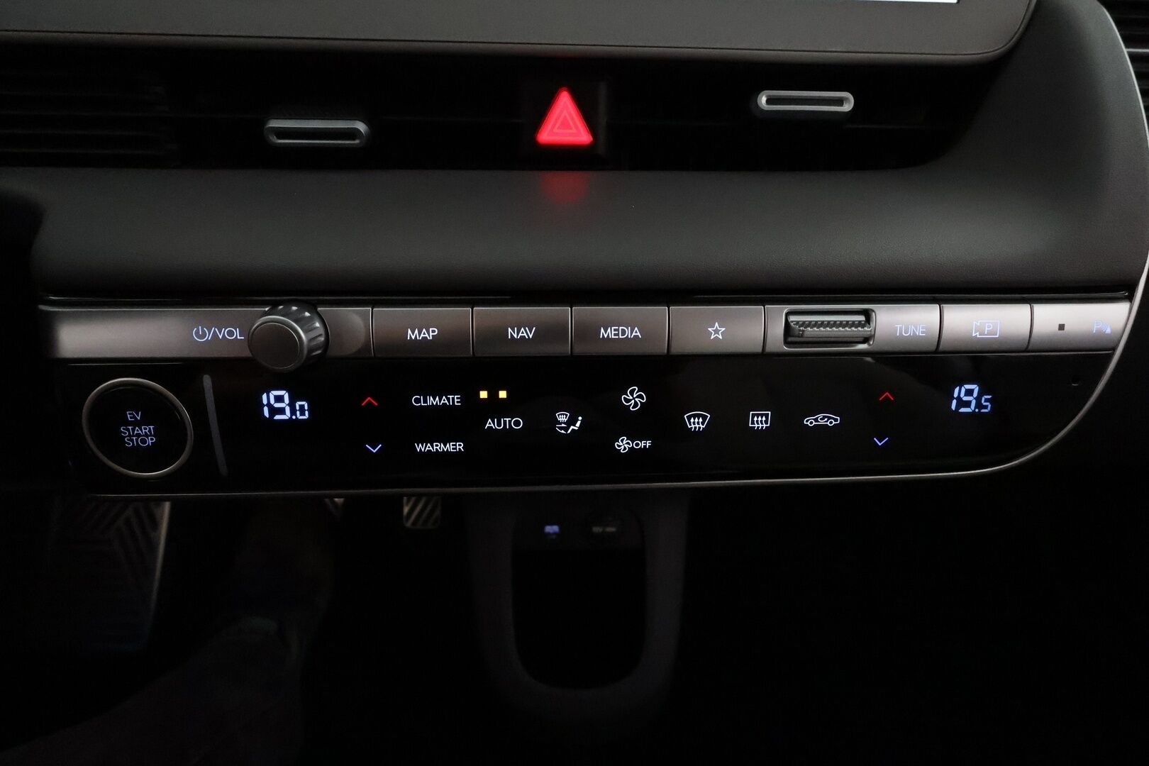 Hyundai IONIQ 5 2022 73 kWh 305 hv AWD Premium **HUD / Bose / Adapt.Vakkari / LED-valot / 360° / Ilmastoidut Muistinahat / Navi / Keyless** - 1-om Suomi-auto / Kahdet Renkaat