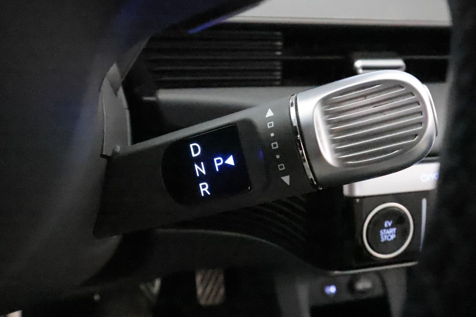 Hyundai IONIQ 5 2022 73 kWh 305 hv AWD Premium **HUD / Bose / Adapt.Vakkari / LED-valot / 360° / Ilmastoidut Muistinahat / Navi / Keyless** - 1-om Suomi-auto / Kahdet Renkaat