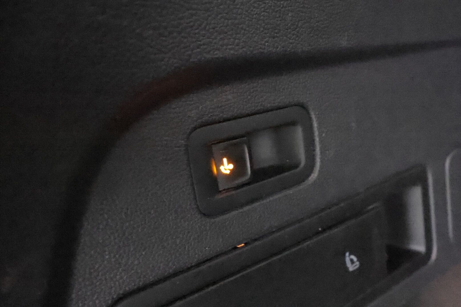 Volkswagen TIGUAN ALLSPACE 2018 Highline 2,0 TDI SCR 140 kW 4MOTION DSG 7-P  Winter Edition * Webasto / LED / P.Kamera / ACC / Kaistavahti / Keyless * - Kahdet renkaat / Metalliväri / Alletaittuva peräkoukku