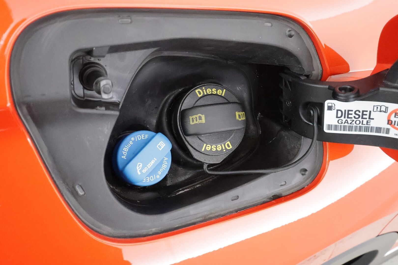 Volkswagen TIGUAN ALLSPACE 2018 Highline 2,0 TDI SCR 140 kW 4MOTION DSG 7-P  Winter Edition * Webasto / LED / P.Kamera / ACC / Kaistavahti / Keyless * - Kahdet renkaat / Metalliväri / Alletaittuva peräkoukku