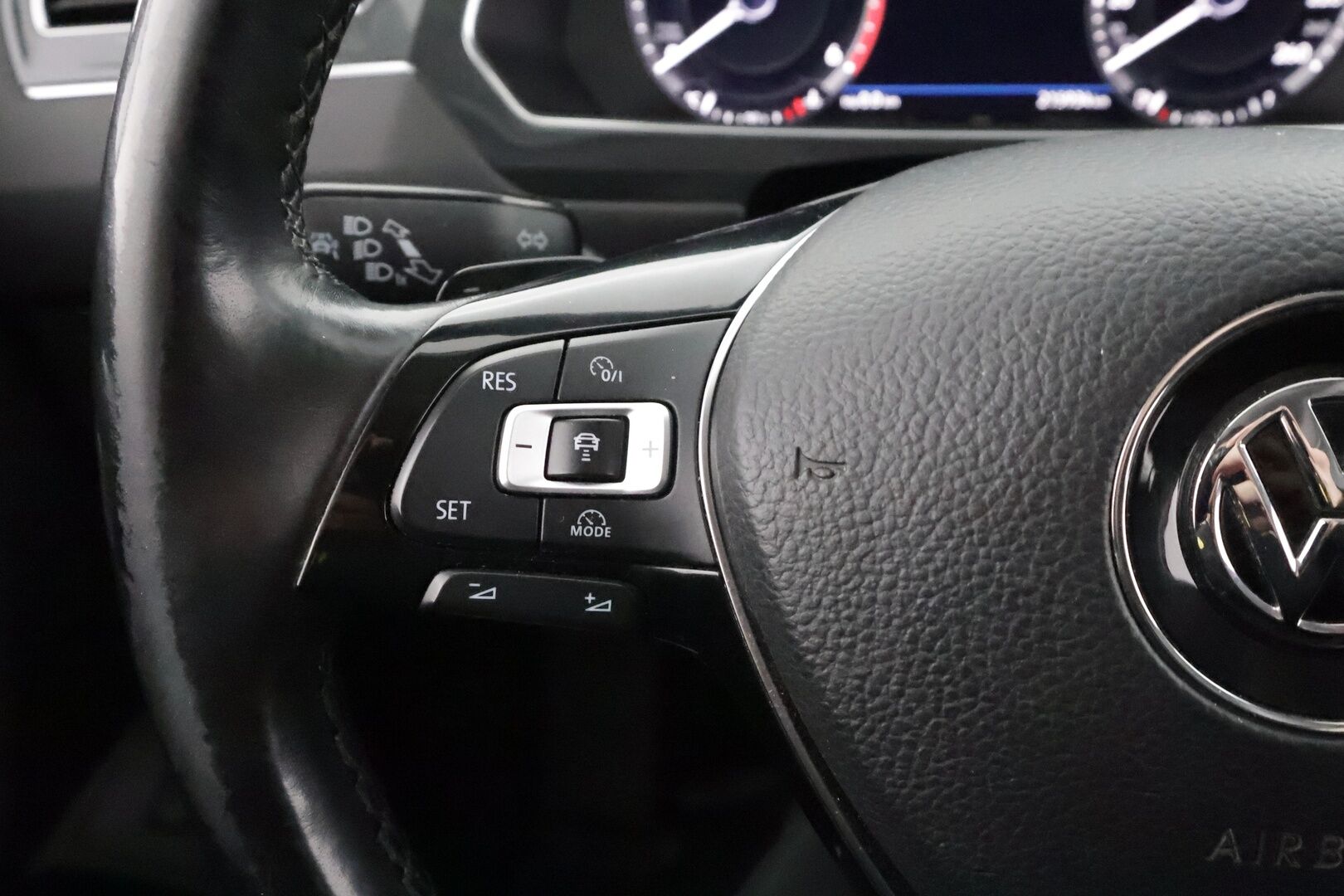 Volkswagen TIGUAN ALLSPACE 2018 Highline 2,0 TDI SCR 140 kW 4MOTION DSG 7-P  Winter Edition * Webasto / LED / P.Kamera / ACC / Kaistavahti / Keyless * - Kahdet renkaat - HULLUT BLACKWEEK JATKOT - KORKOTARJOUS 2,49%