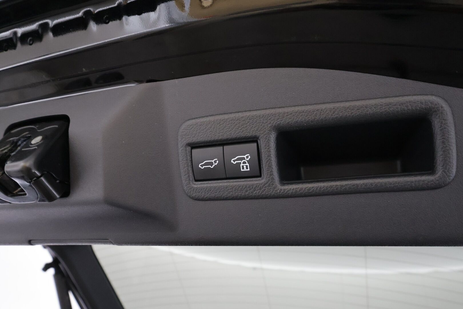 Toyota bZ4X 2023 Launch Edition * ACC / Koukku / P.kamera / Puolinahat / Sähköpenkki / Navi / LED / Keyless * - 1.Om Suomi-auto / Kahdet renkaat aluvanteilla / Merkkihuollettu