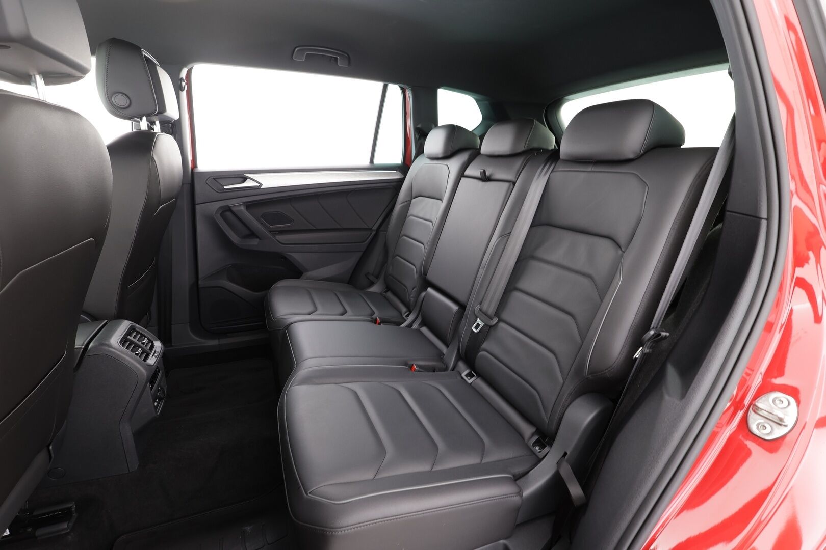 Seat Tarraco 2023 1,4 PHEV 245 e-Hybrid Xperience Launch Edition DSG - 1Om Suomiauto | Lisälämmitin | Koukku | Nahkasisusta | 360-Kamera | Matrix | Muistipenkki | Digimittari | Juuri tullut Tampereelle!