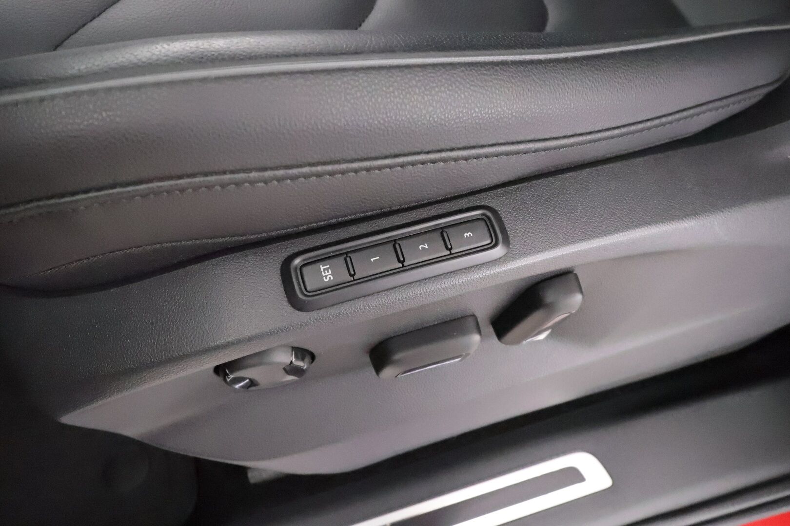 Seat Tarraco 2023 1,4 PHEV 245 e-Hybrid Xperience Launch Edition DSG - 1Om Suomiauto | Lisälämmitin | Koukku | Nahkasisusta | 360-Kamera | Matrix | Muistipenkki | Digimittari | Juuri tullut Tampereelle!